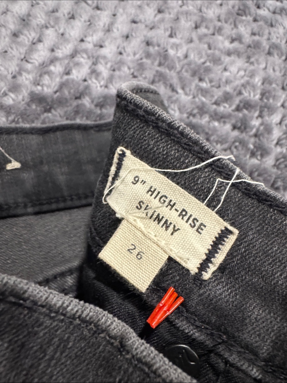 Madewell women’s skinny distressed Black Washed Jeans - Picture 3 of 7